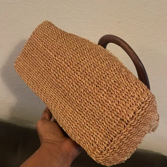 Vintage Woven Straw Handbag Wood Handle Coastal Beach Summer Tote - Picture 11 of 16